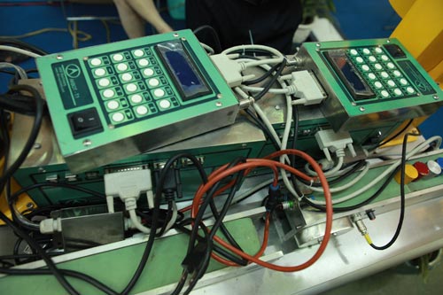 Ấn tượng gian hàng của Sở KH-CN TP.HCM, Công nghệ thông tin, techmart 2012, So KHCN TP HCM, Ro-bot 5 bac tu do, Giuong cho nguoi bat dong, Thiet bi co dac mat ong, Nguyen Hay, Nguyen Long Uy Bao, Techmart, khai mac techmart 2012, cong nghe, trien lam techmart 2012,