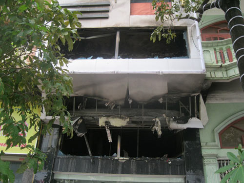 Cháy tiệm vàng: Nhà không cửa thoát hiểm - 3