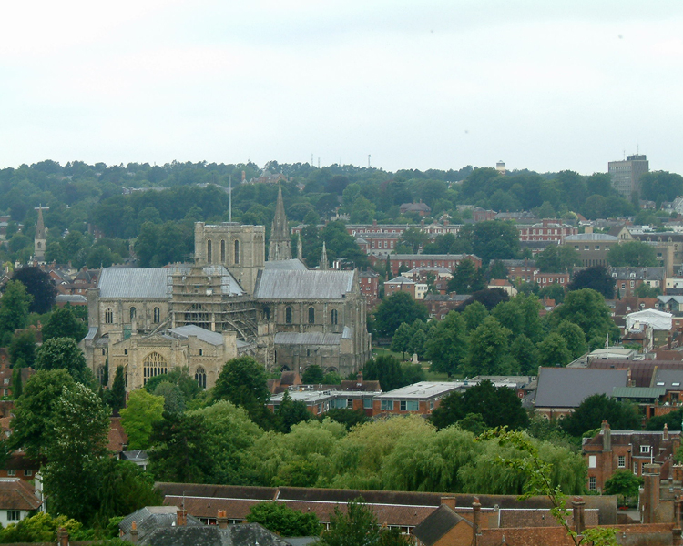 Winchester, nước Anh là một thành phố lịch sử với thánh đường dài nhất châu Âu, một trong những địa điểm thu hút khách du lịch.