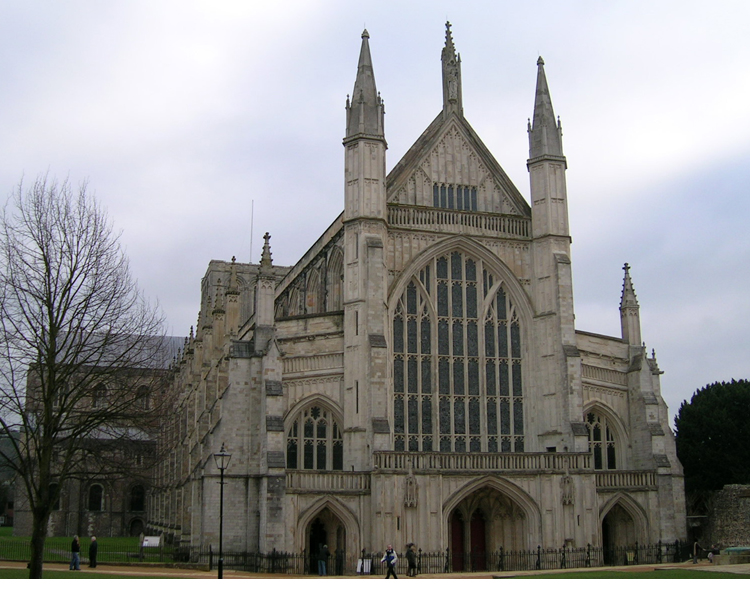 Winchester Cathedral, thành đường dài nhất Châu Âu bắt đầu được xây dựng lần đầu tron năm 1079. Thánh đường chứa nhiều công trình kiến trúc mang đậm nét của thời kỳ từ thế kỷ 11 đến thế kỷ 16.