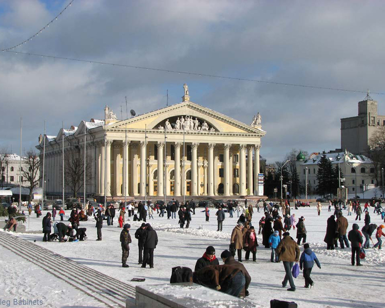 Minsk là thủ đô đồng thời là thành phố lớn nhất của đất nước Belarus, trung tâm chính trị, công nghiệp, khoa học và văn hóa của cả nước.