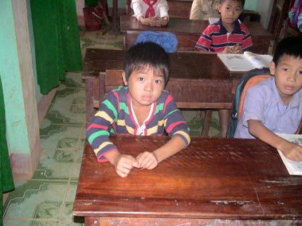 Quặn lòng cảnh lớp học sau lũ, Tin tức trong ngày, lu lut, truong, lop, sach vo, tan hoang, hoc sinh