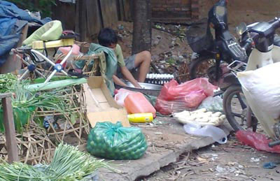 Ám ảnh hàng cơm sinh viên, Tin tức trong ngày, Com sinh vien, thuc pham, oi thiu, sinh vien, hoc sinh