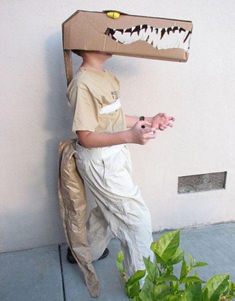 Trang phục Halloween "quái tính" nhất thế giới - 9