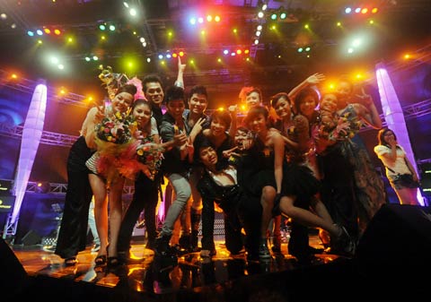 Sao mai điểm hẹn 2010: "Ma làng" lên sân khấu - 3