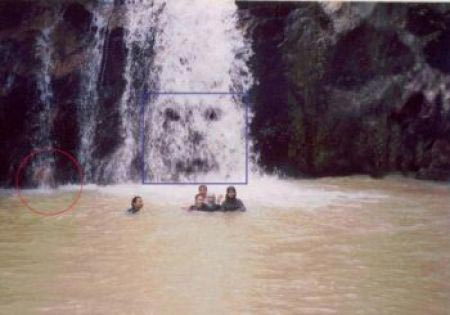 Hãi hùng những bức ảnh có "ma" - 10