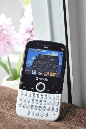 Q-mobile M75 – Cảm ứng 3G, vui không bến bờ - 7