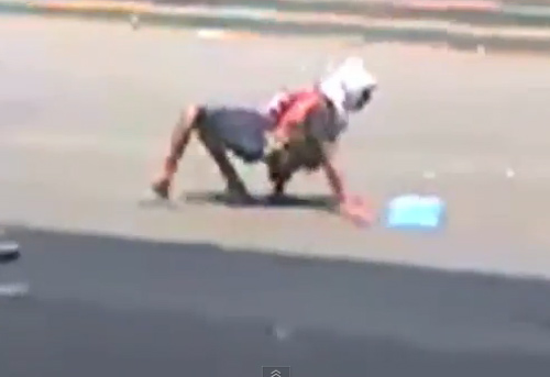 Video: "Quái vật" nửa người nửa thú - 1