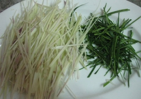 Đổi món cuối tuần với gà rang muối - 8