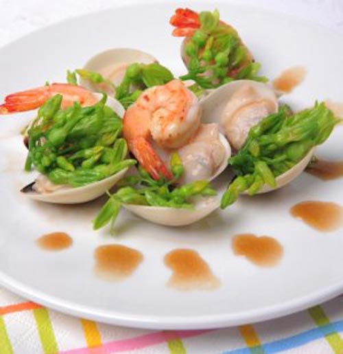 Tươi ngon những món ăn từ hoa thiên lý - 1
