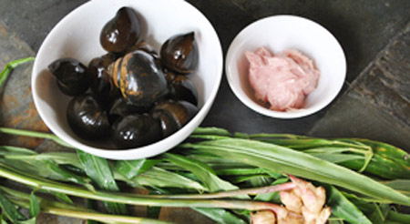 Ốc hấp lá gừng thơm ngon - 1