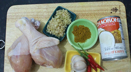 Gà xào sả ớt cay thơm nức - 1