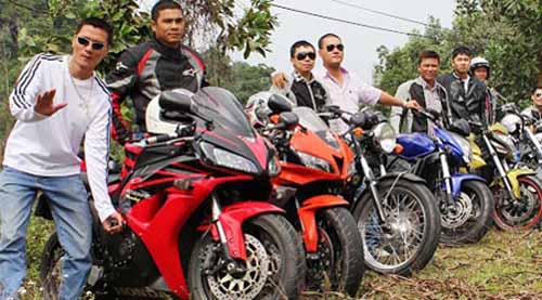Dàn mô tô 'khủng' lướt trên đường phố Hạ Long - 12