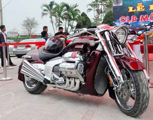 Dàn mô tô 'khủng' lướt trên đường phố Hạ Long - 4