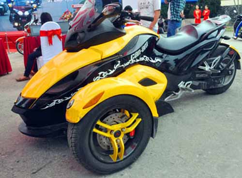 Dàn mô tô 'khủng' lướt trên đường phố Hạ Long - 8