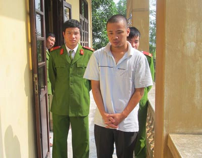 Chồng bạo hành vợ: Ghen quá mới đánh? - 1