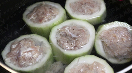 Canh bí đao nhồi thịt xóa tan mệt mỏi - 7