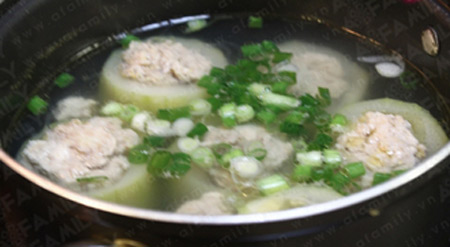 Canh bí đao nhồi thịt xóa tan mệt mỏi - 8