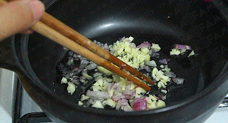 Tôm kho tàu ăn với cơm miễn chê - 6