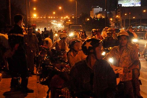 Một phụ nữ nhảy cầu Bình Triệu 2 tự tử - 1