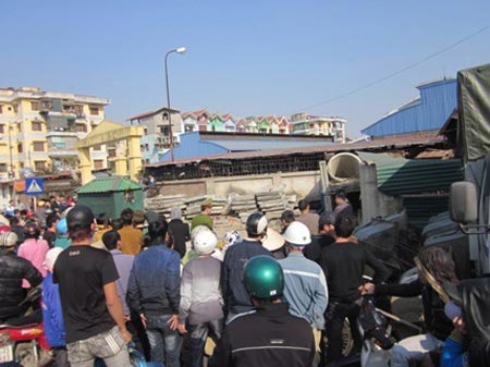 Xác thiếu nữ bốc mùi cuốn trong chăn - 1