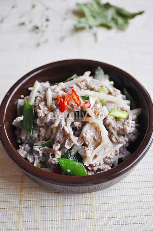 Khai vị hoàn hảo với gỏi bò măng chua - 10