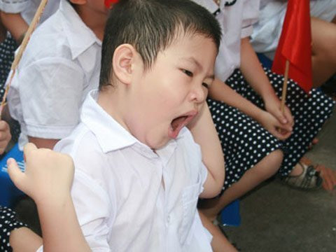 Ngộ nghĩnh hình ảnh trẻ tới trường - 4