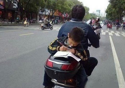Ngộ nghĩnh hình ảnh trẻ tới trường - 6