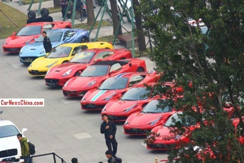Hơn 200 siêu xe dự khai trương quán của Nhậm Đạt Hoa - 9