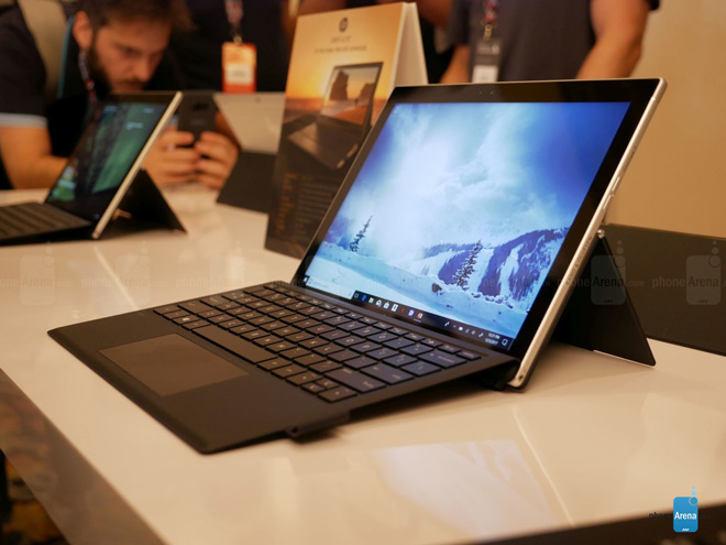 Video trên tay HP Envy X2: Laptop 2 trong 1 dùng chip Qualcomm