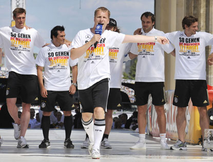 Chùm ảnh: Vinh quy bái tổ, Euro 2012, 