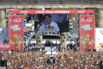 Chùm ảnh: Vinh quy bái tổ, Euro 2012, 