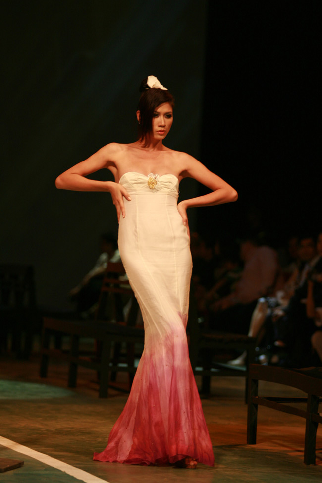 Ấn tượng từ "Chuyển động cùng phong cách" (Phần 2), Váy - Đầm, Thời trang, 