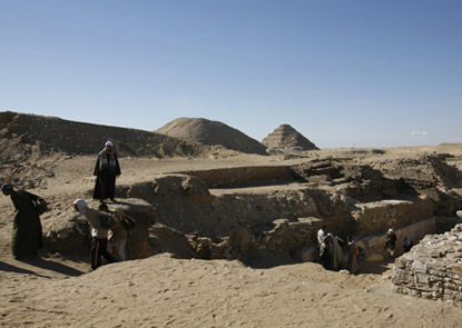 Phát hiện hai ngôi mộ 4.300 năm tuổi tại Ai Cập , Phi thường - kỳ quặc, 