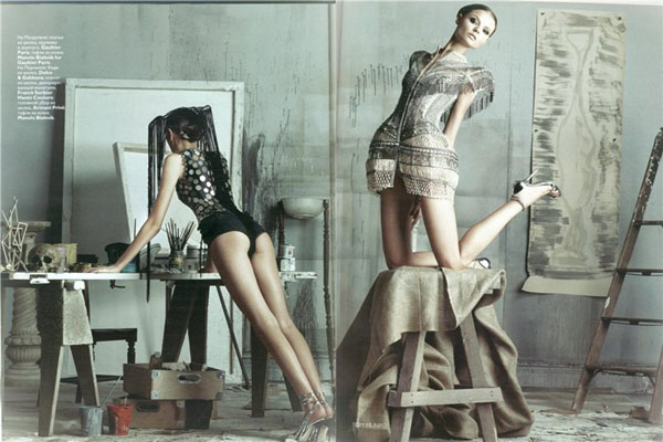 Vogue tháng 5 – chân dài khoe sắc, Thời trang, 