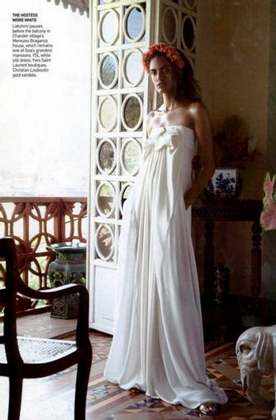 Vogue tháng 5 – chân dài khoe sắc, Thời trang, 