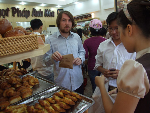 Bánh ngọt Pháp Anh Hòa Khai trương cơ sở 3 với nhiều chương trình Khuyến mại lớn! - 4