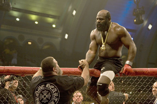 Top 10 “quái vật” trên võ đài UFC - 4