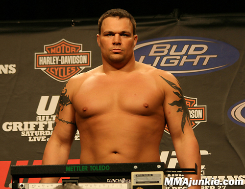 Top 10 “quái vật” trên võ đài UFC - 6
