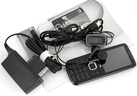 Mở hộp 'đàn em' của Nokia 6300 - 2