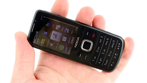Mở hộp 'đàn em' của Nokia 6300 - 6