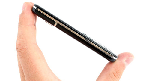 Mở hộp 'đàn em' của Nokia 6300 - 7