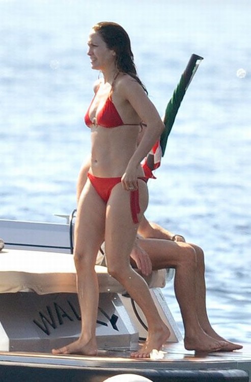 Jennifer Lopez tung ho nh c ng bikini Phim Jennifer Lopez bikini 40 tu i