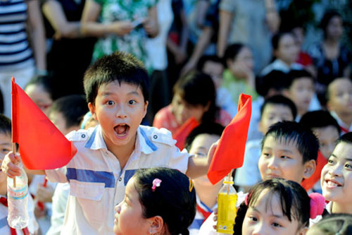 Hình ảnh hồn nhiên của các bé ngày khai trường - 7