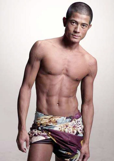 Quách Phú Thành bị chụp lén cảnh thay đồ - 3