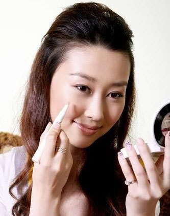 'Ghi điểm' với mẹ chồng nhờ trang điểm! - 3