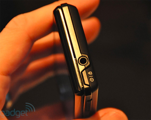 Motorola Droid: "Dế" QWERTY trượt mỏng nhất thế giới, Điện thoại, Thời trang Hi-tech, 