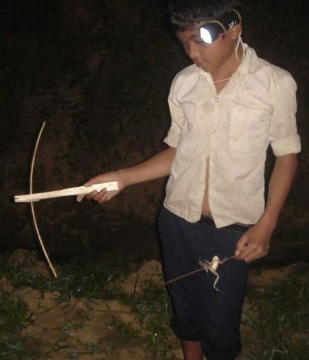Bí ẩn về ngôi làng không có tên trên bản đồ, Tin tức trong ngày, 