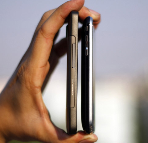 HTC HD2 so dáng với iPhone 3GS, Thời trang Hi-tech, 