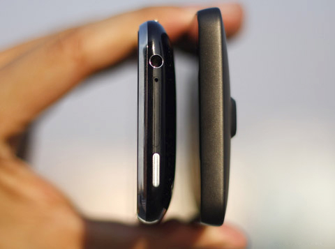 HTC HD2 so dáng với iPhone 3GS, Thời trang Hi-tech, 